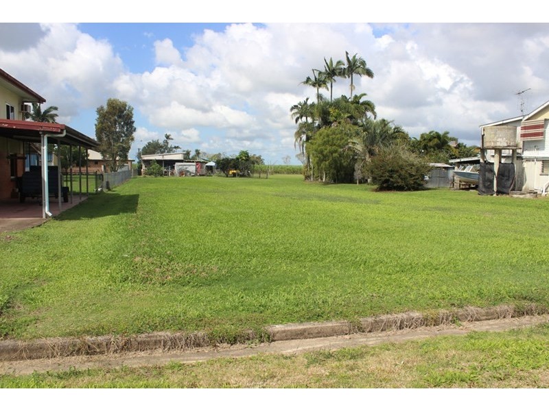 17 Gorton Street, Trebonne QLD 4850