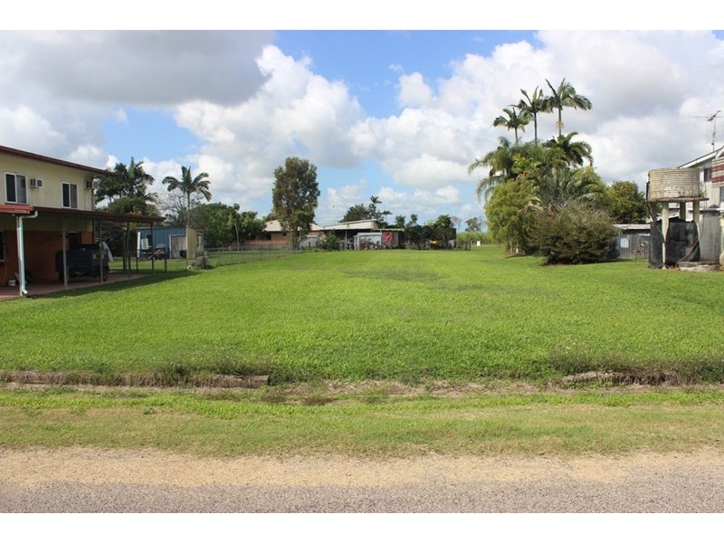 17 Gorton Street, Trebonne QLD 4850