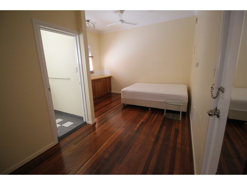 3/2 Haig Street, Ingham QLD 4850