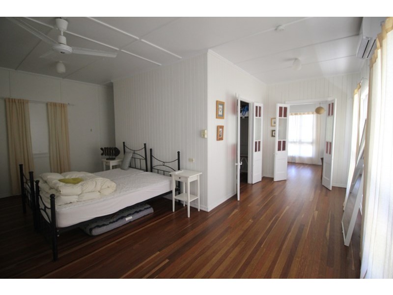 32 Patterson Parade, Lucinda QLD 4850