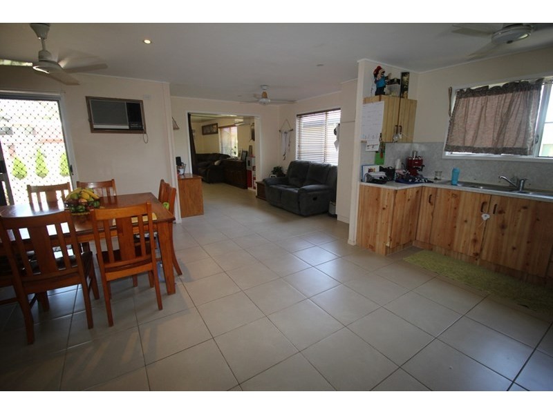 12 Mambrini Street, Halifax QLD 4850