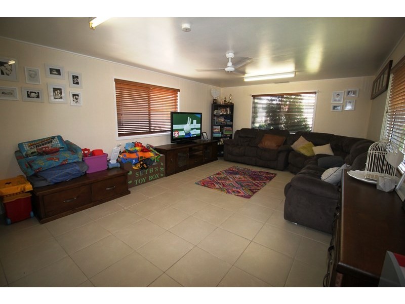 12 Mambrini Street, Halifax QLD 4850