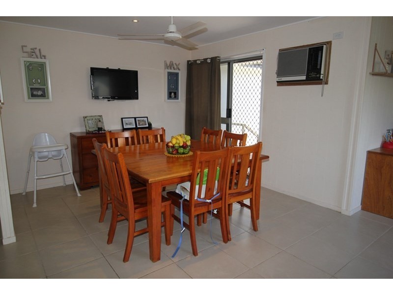 12 Mambrini Street, Halifax QLD 4850