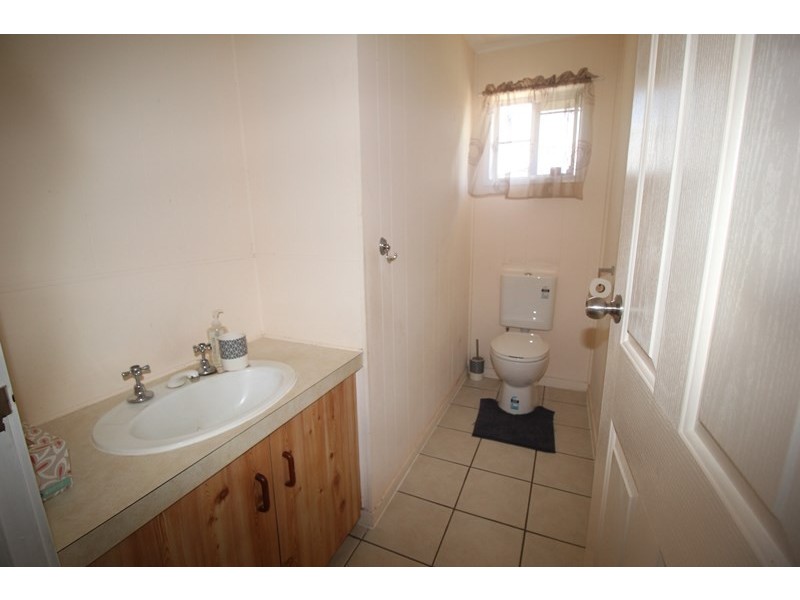 12 Mambrini Street, Halifax QLD 4850