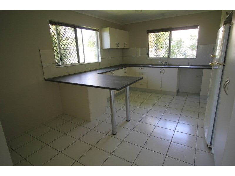 4 Shaws Avenue, Halifax QLD 4850