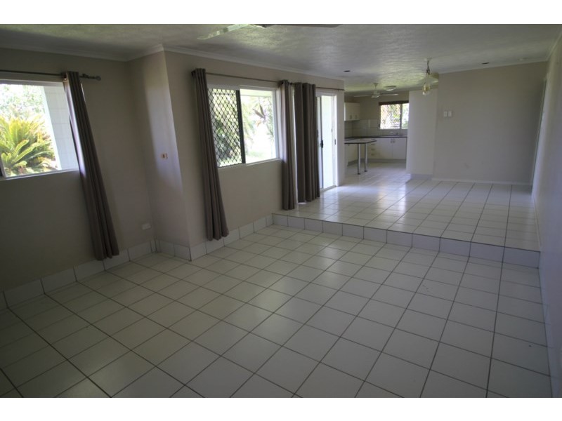 4 Shaws Avenue, Halifax QLD 4850