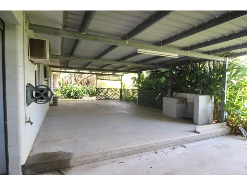 4 Shaws Avenue, Halifax QLD 4850