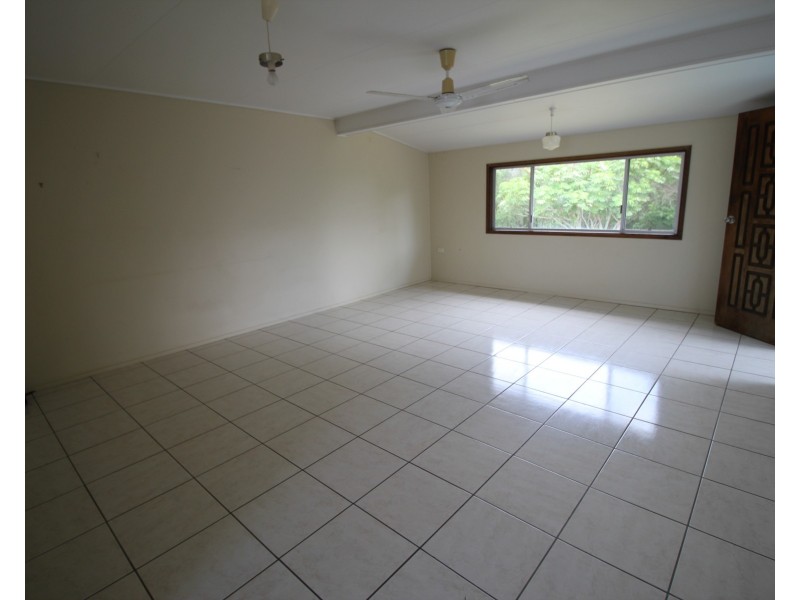 2 Dolphin Crescent, Taylors Beach QLD 4850