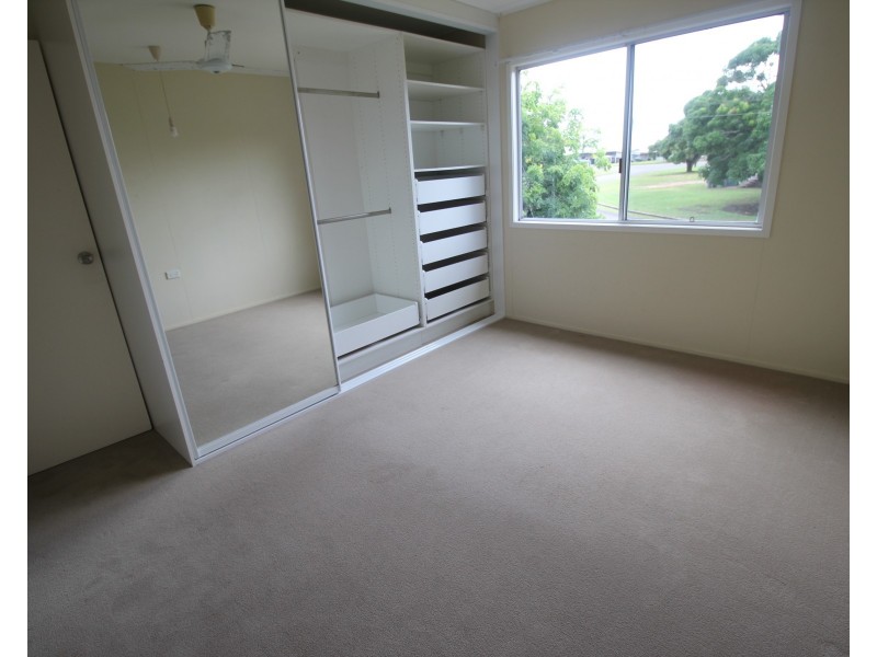 2 Dolphin Crescent, Taylors Beach QLD 4850