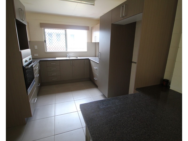 2 Dolphin Crescent, Taylors Beach QLD 4850