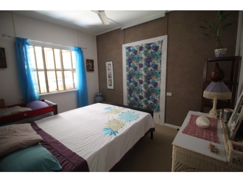 7 Shaws Avenue, Halifax QLD 4850