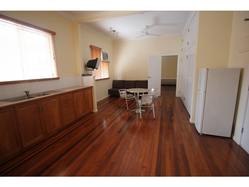 3/2 Haig Street, Ingham QLD 4850