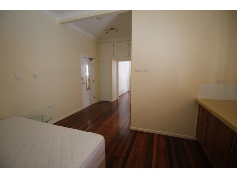 3/2 Haig Street, Ingham QLD 4850