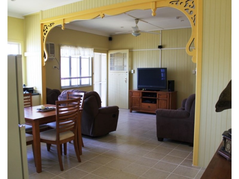 2/10 Abbott Street, Ingham QLD 4850