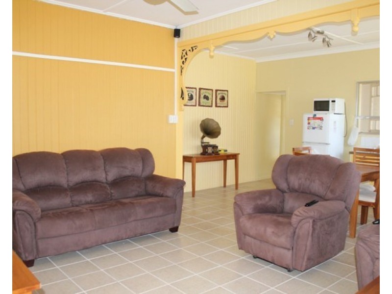2/10 Abbott Street, Ingham QLD 4850