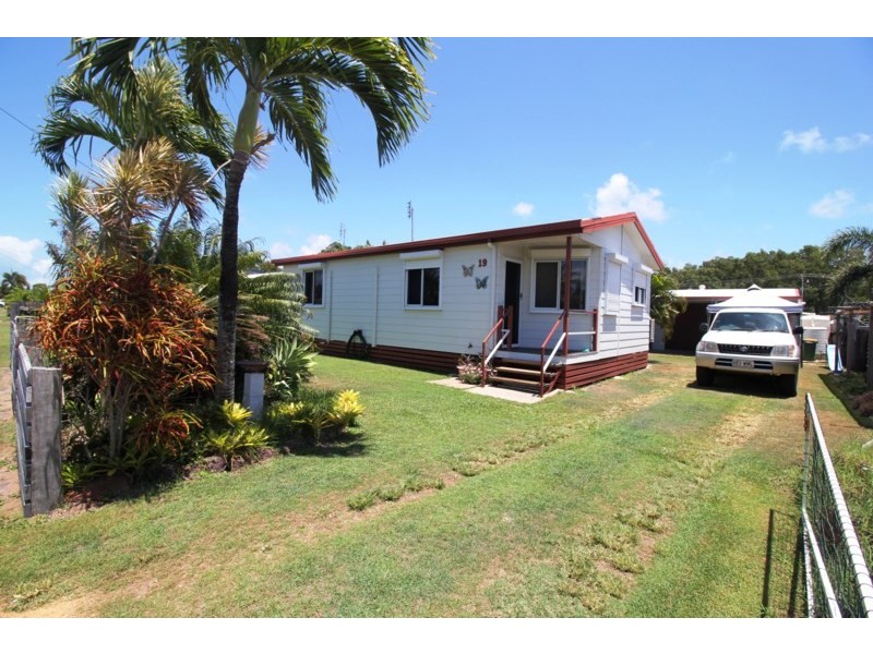 19 Barramundi Street, Taylors Beach QLD 4850 Ray White Ingham Sold