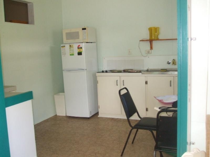 Unit 4/7 Bruce Parade, Lucinda QLD 4850