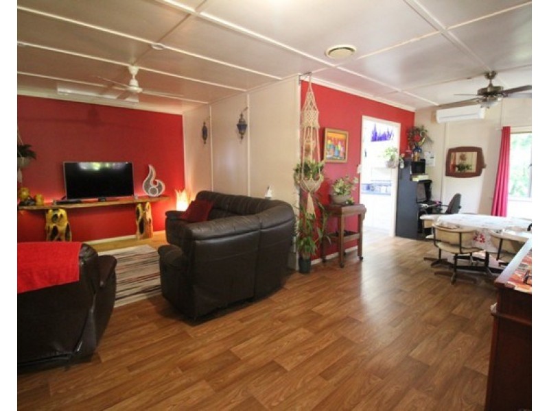 7 Shaws Avenue, Halifax QLD 4850