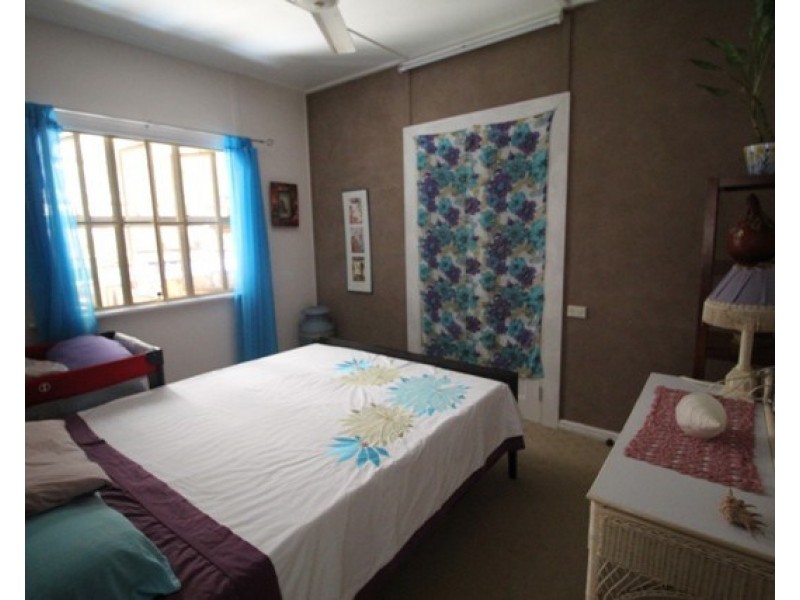 7 Shaws Avenue, Halifax QLD 4850