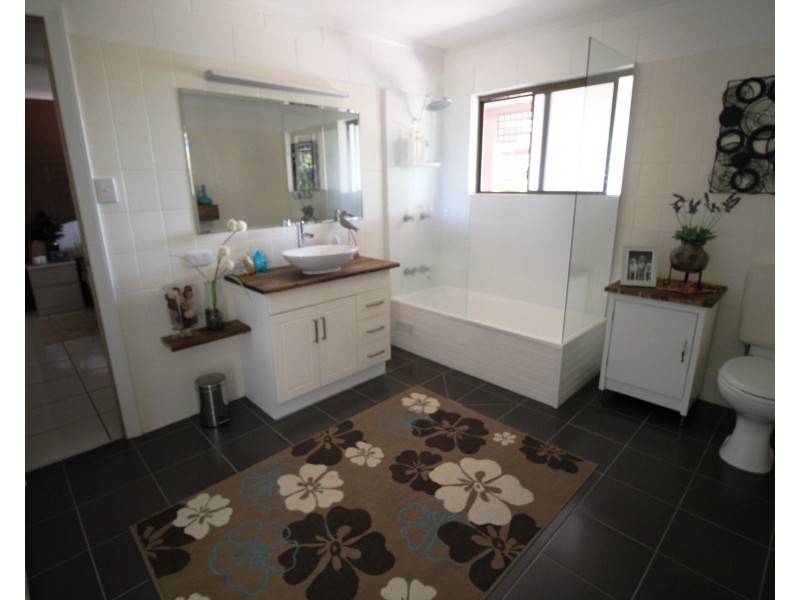 17 Dalrymple Street, Ingham QLD 4850