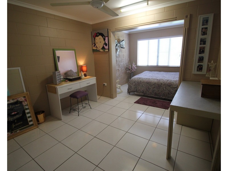 17 Dalrymple Street, Ingham QLD 4850