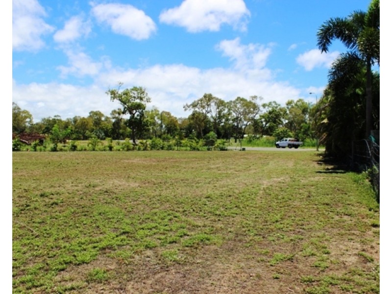 8 Baileyana Street, Forrest Beach QLD 4850