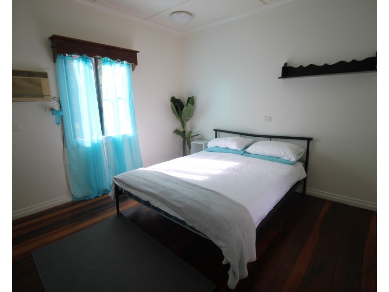 22 Old Bridge Road, Long Pocket QLD 4850