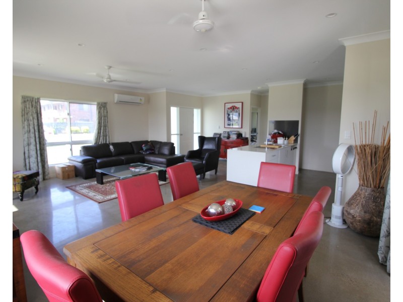 3 Herring Street, Taylors Beach QLD 4850