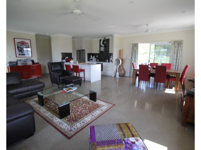 3 Herring Street, Taylors Beach QLD 4850