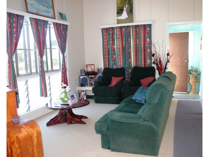 32 Marina Parade, Ingham QLD 4850