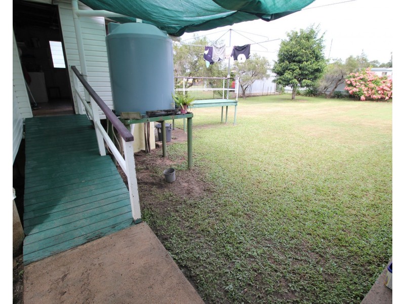 6 Spencer Street, Macknade QLD 4850