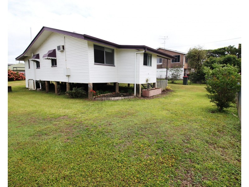 6 Spencer Street, Macknade QLD 4850