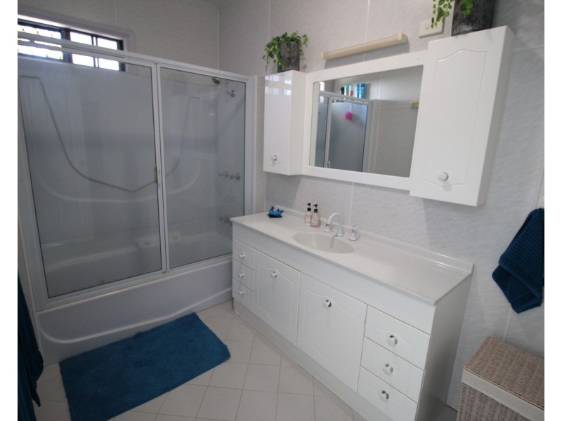 11 Patterson Parade, Lucinda QLD 4850