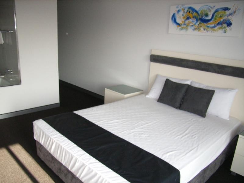 8-10 Poinciana Boulevard, Cardwell QLD 4849