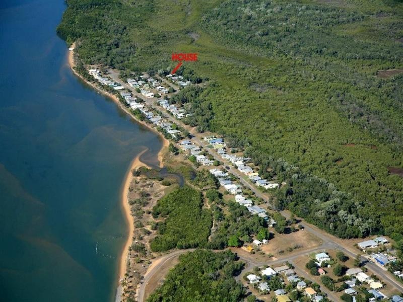 12 Dolphin Cresent, Taylors Beach QLD 4850