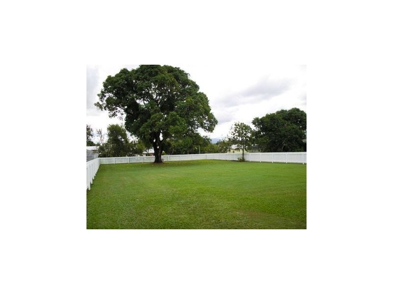 11 Lynn Street, Ingham QLD 4850