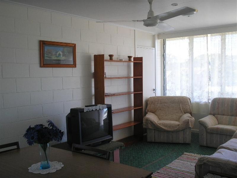 2/7 Abbott Street, Ingham QLD 4850