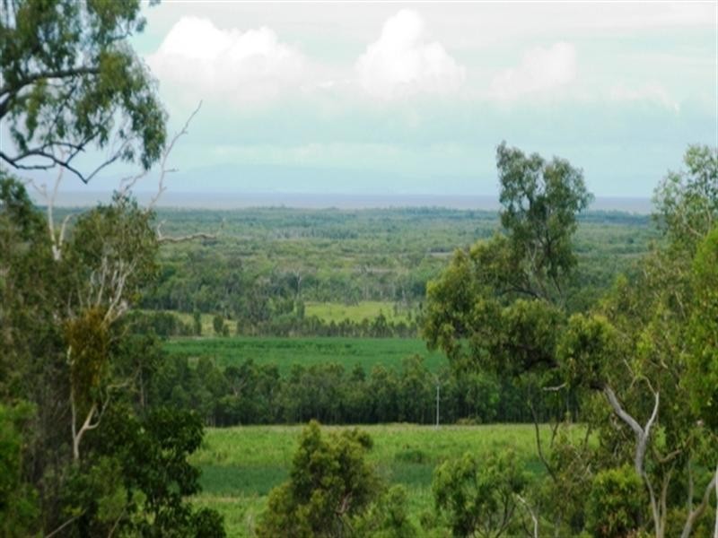 18 Bruce Highway, Bambaroo QLD 4850