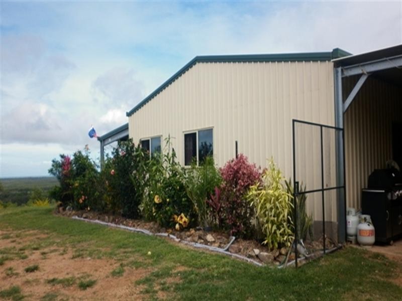 18 Bruce Highway, Bambaroo QLD 4850