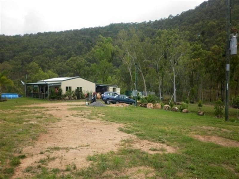 18 Bruce Highway, Bambaroo QLD 4850