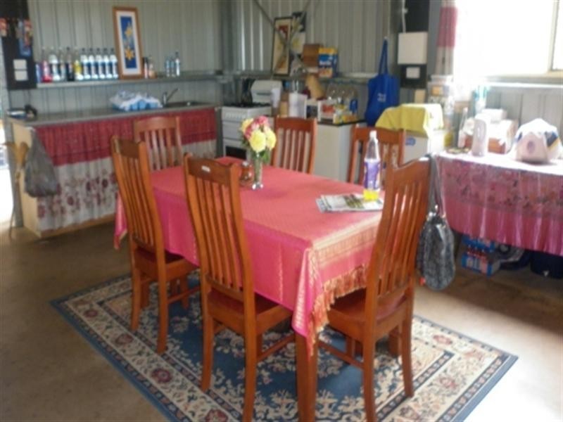 18 Bruce Highway, Bambaroo QLD 4850