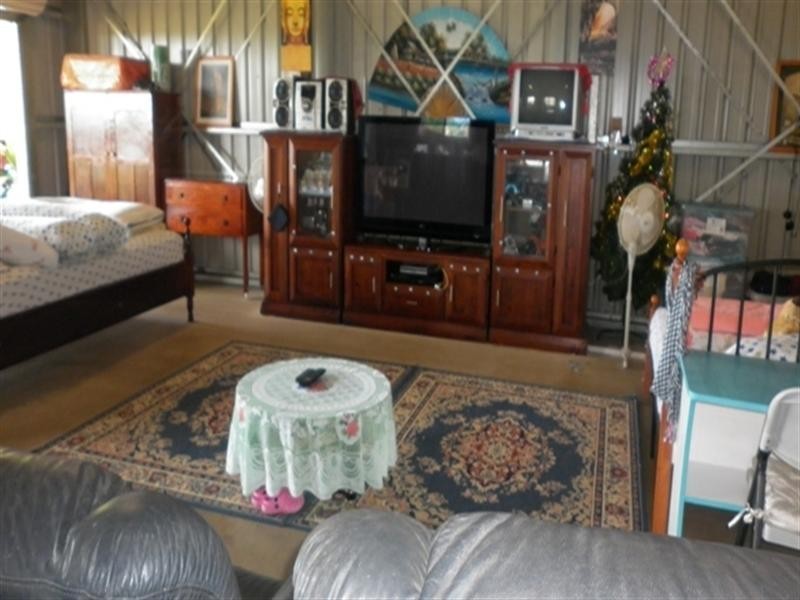 18 Bruce Highway, Bambaroo QLD 4850