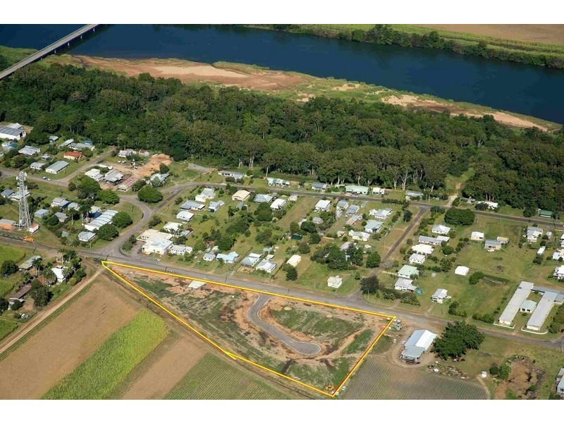 2 (Lot 12) Hinchinbrook Court, Halifax QLD 4850