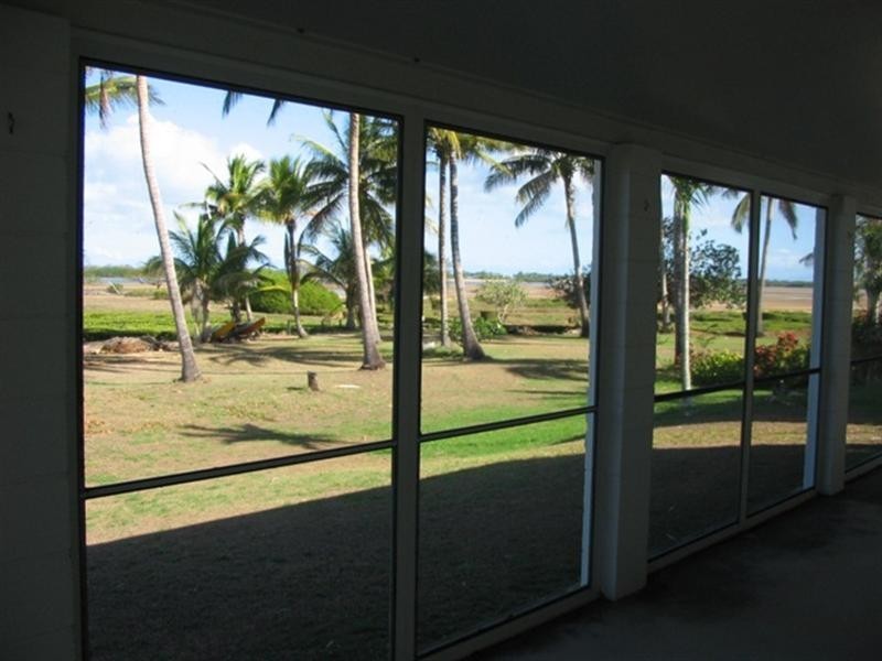 70 John Dory Street, Taylors Beach QLD 4850