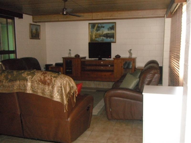 9 Acacia Road, Halifax QLD 4850