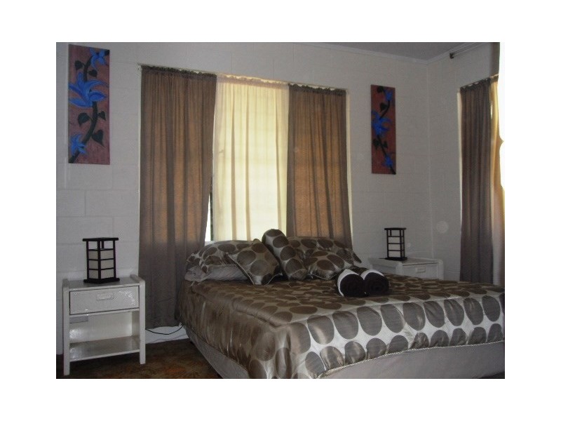 12 Dolphin Crescent, Taylors Beach QLD 4850