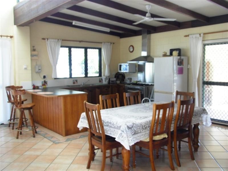 4 Waring Street, Lucinda QLD 4850