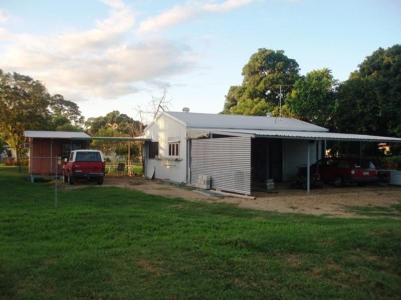 06 Stephensen Avenue, Halifax QLD 4850