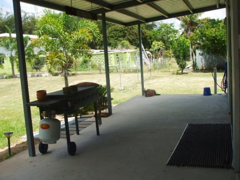 06 Stephensen Avenue, Halifax QLD 4850