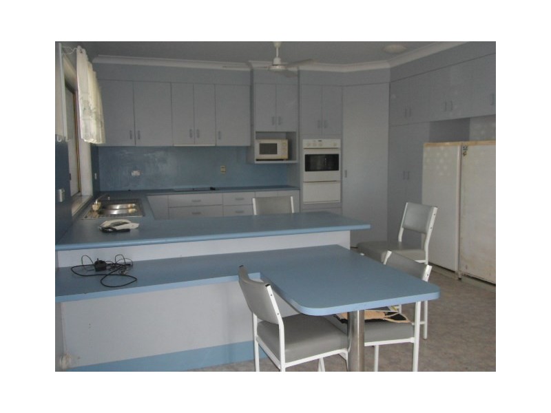 16 Wallis Street, Trebonne QLD 4850